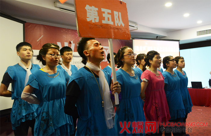 梦想是伟大的,所以我们要为梦想付出努力