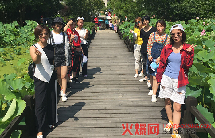 游避暑胜地,享红色之旅