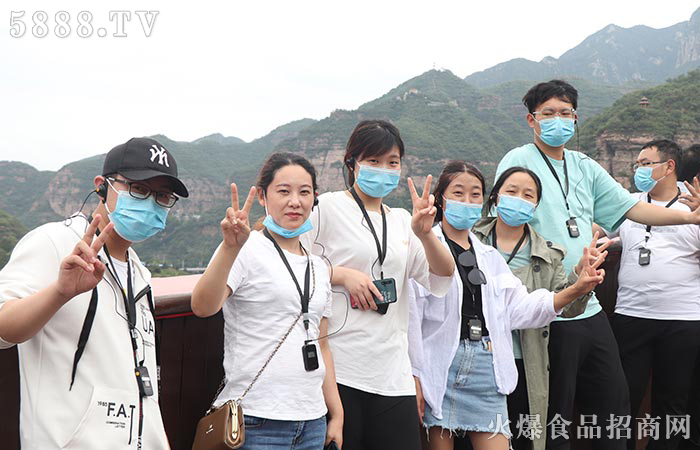 要做点亮别人的蜡烛