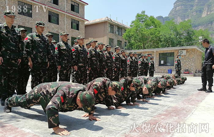 全力以赴;不断突破自我!