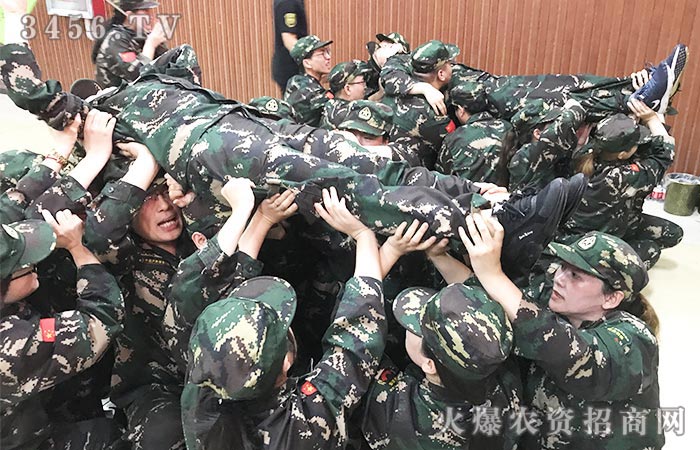 红旗,共克时艰!精神之渠,永不断流!