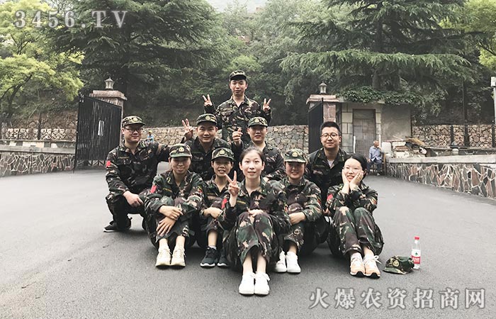 众人拾柴火焰高 齐心协力创佳绩